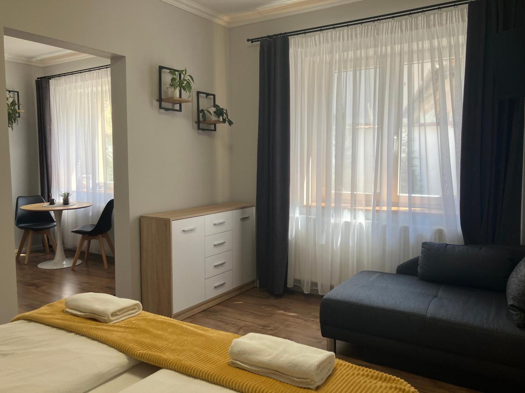 Illa Apartments Eger Luaran gambar