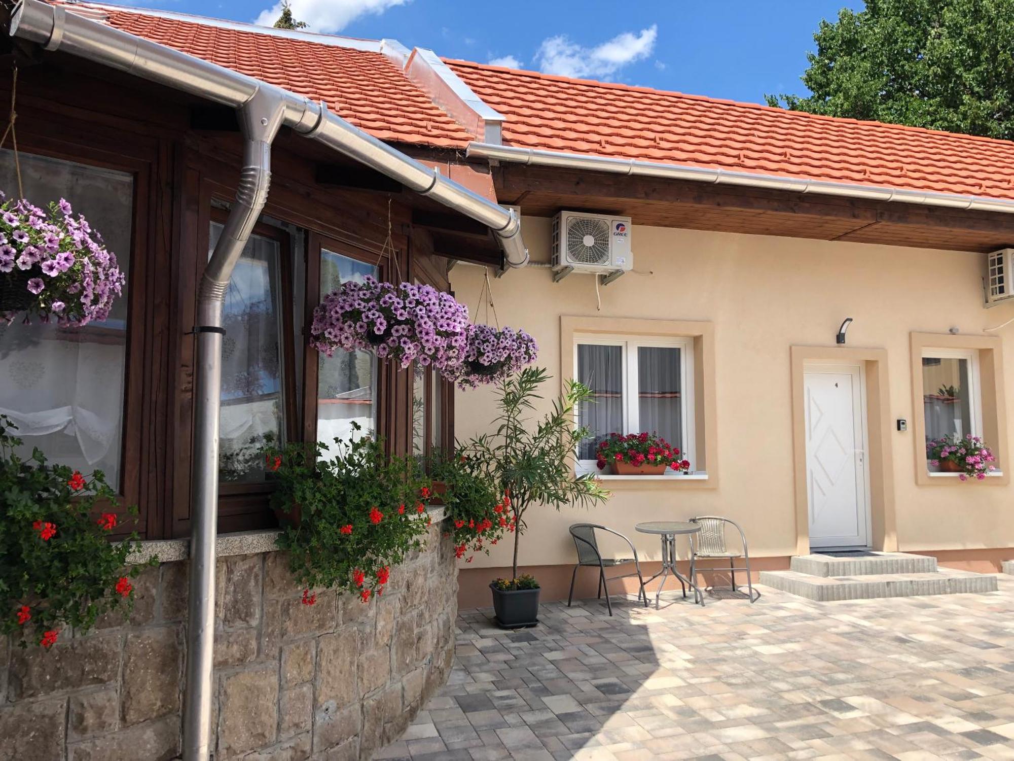 Illa Apartments Eger Luaran gambar