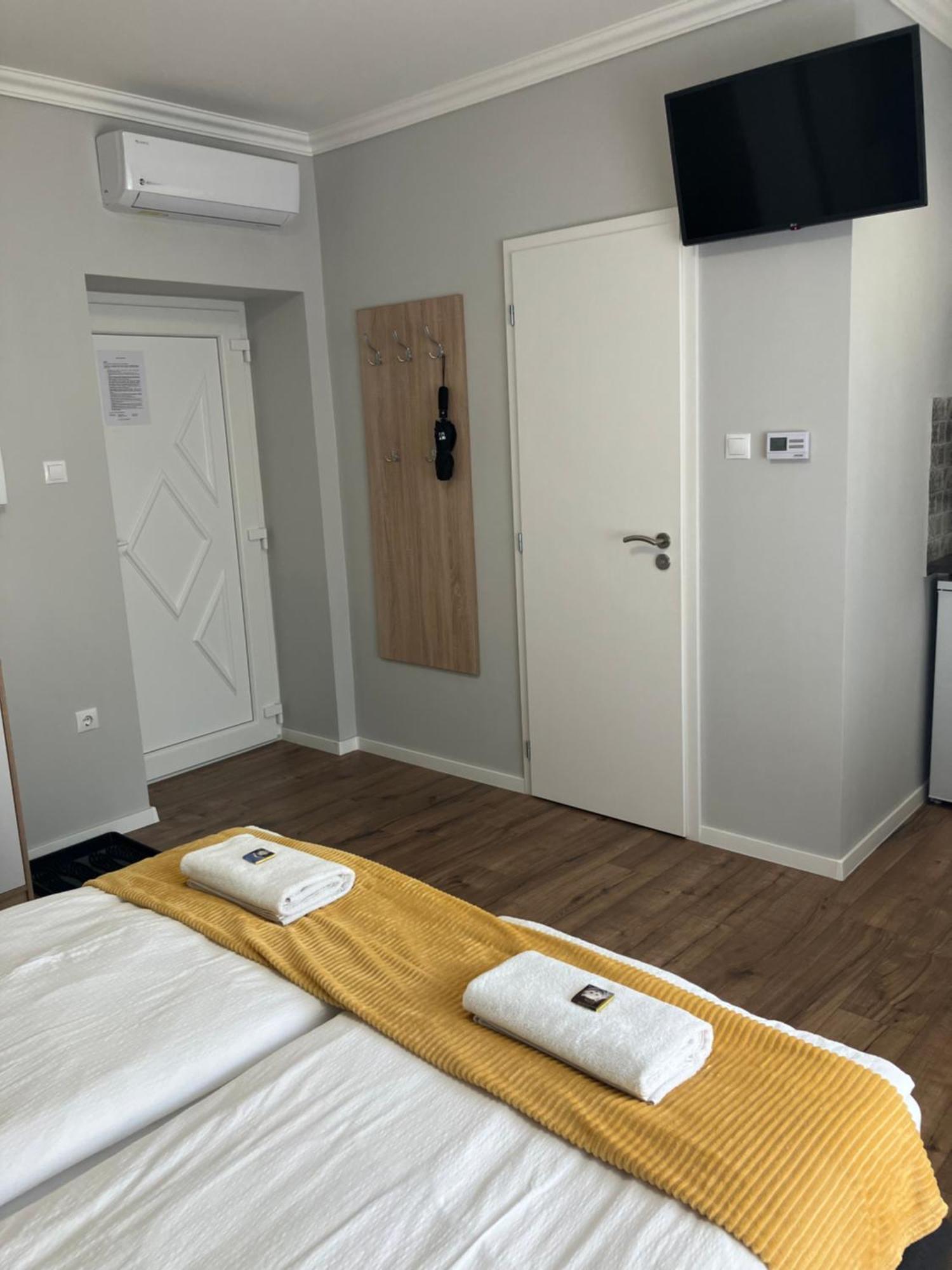 Illa Apartments Eger Luaran gambar