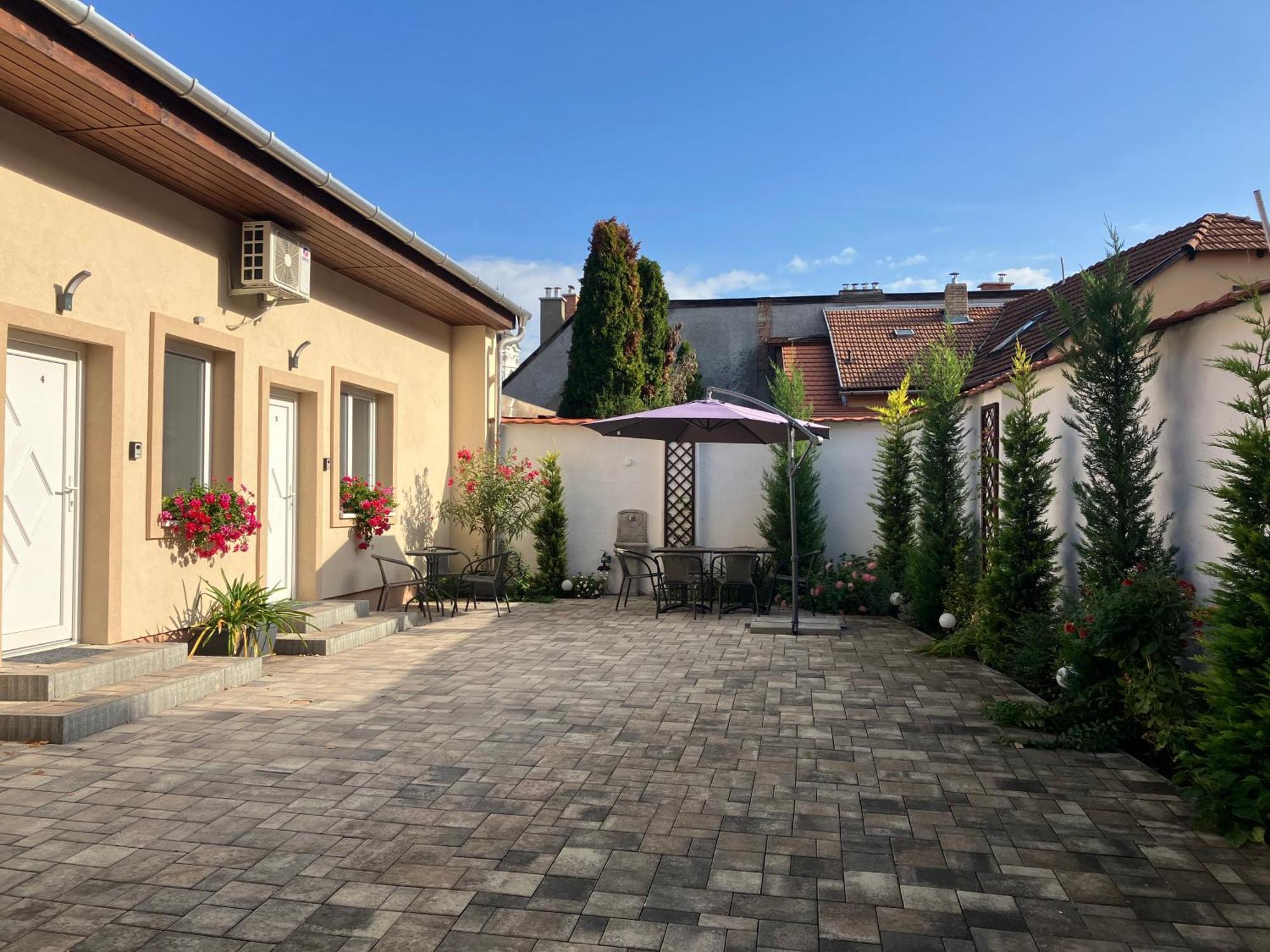 Illa Apartments Eger Luaran gambar